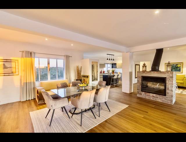5 BEDROOM HOUSE FOR SALE IN GROTTO BAY